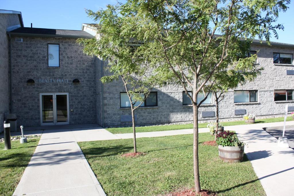 Residence & Conference Centre - Brockville Extérieur photo